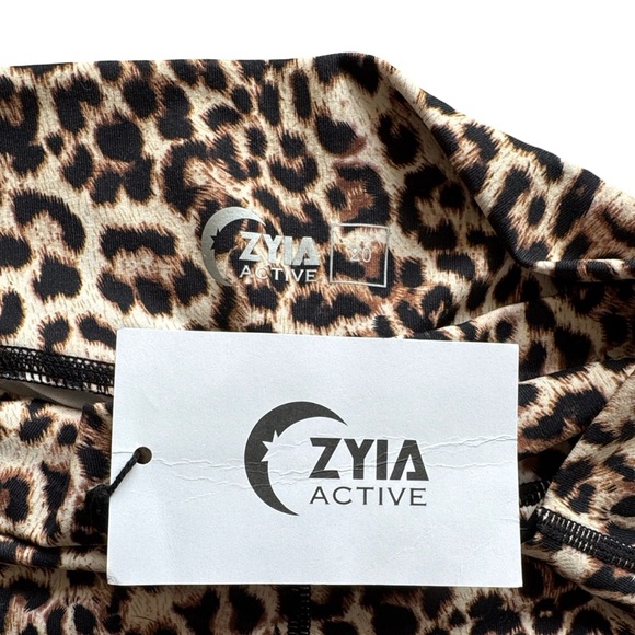 ZYIA Active Leopard Print Scrunch Bum Leggings 24” - Size 20 - Picture 3 of 5